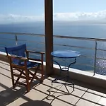 Beach Artemisia Malibu Style Town House Sleep 6
